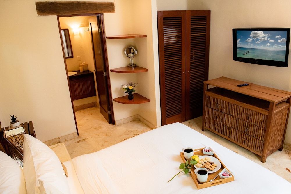 Villas Sacbe Condo Hotel and Beach Club — Hotel rooms in Playa del Carmen, Quintana Roo
