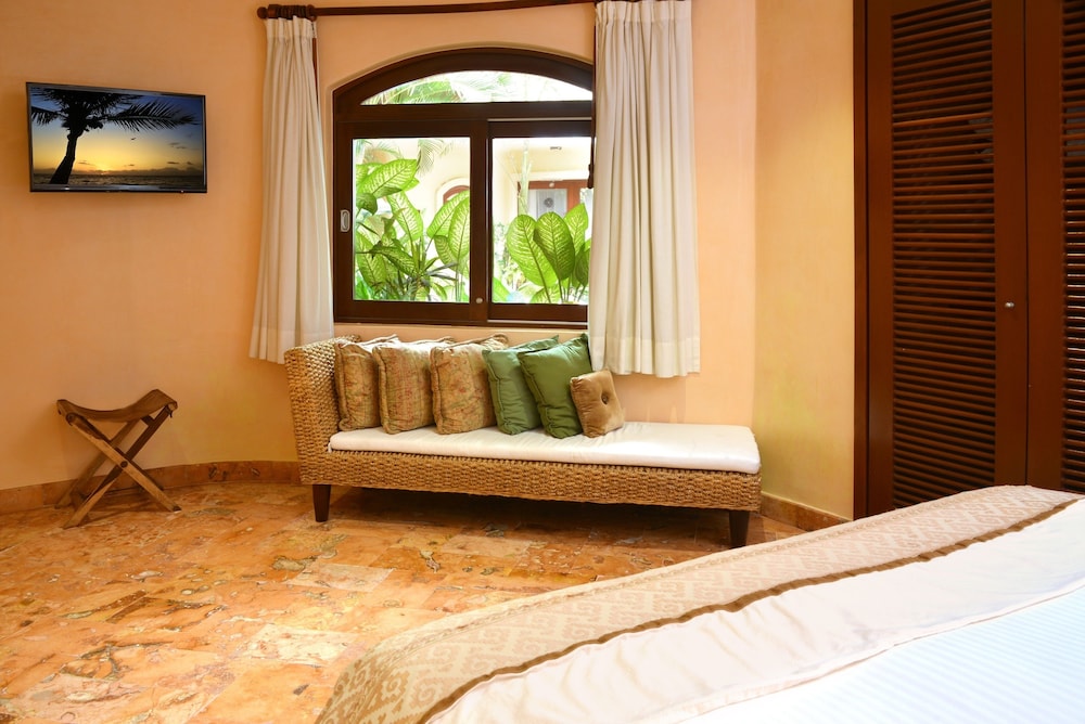Villas Sacbe Condo Hotel and Beach Club — Hotel rooms in Playa del Carmen, Quintana Roo