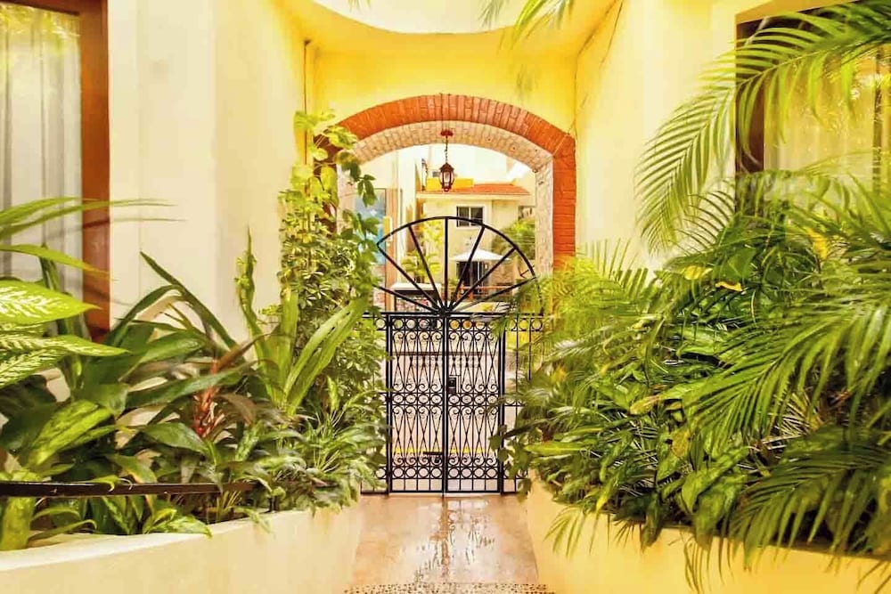 Villas Sacbe Condo Hotel and Beach Club — Hotel building in Playa del Carmen, Quintana Roo