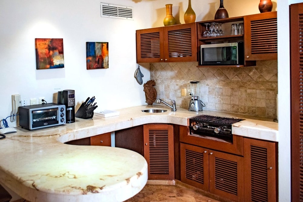 Villas Sacbe Condo Hotel and Beach Club — Hotel rooms in Playa del Carmen, Quintana Roo
