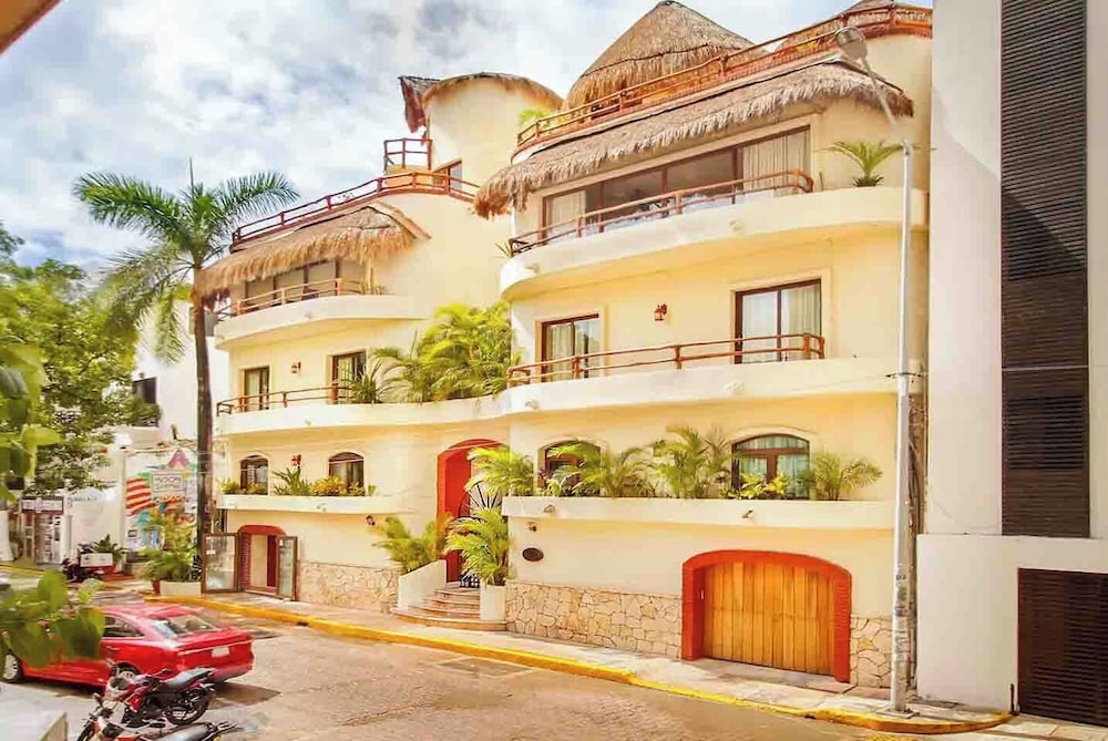 Villas Sacbe Condo Hotel and Beach Club — Hotel building in Playa del Carmen, Quintana Roo