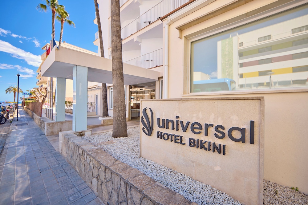 Universal Hotel Bikini — Hotel building in Cala Millor, Balearic Islands