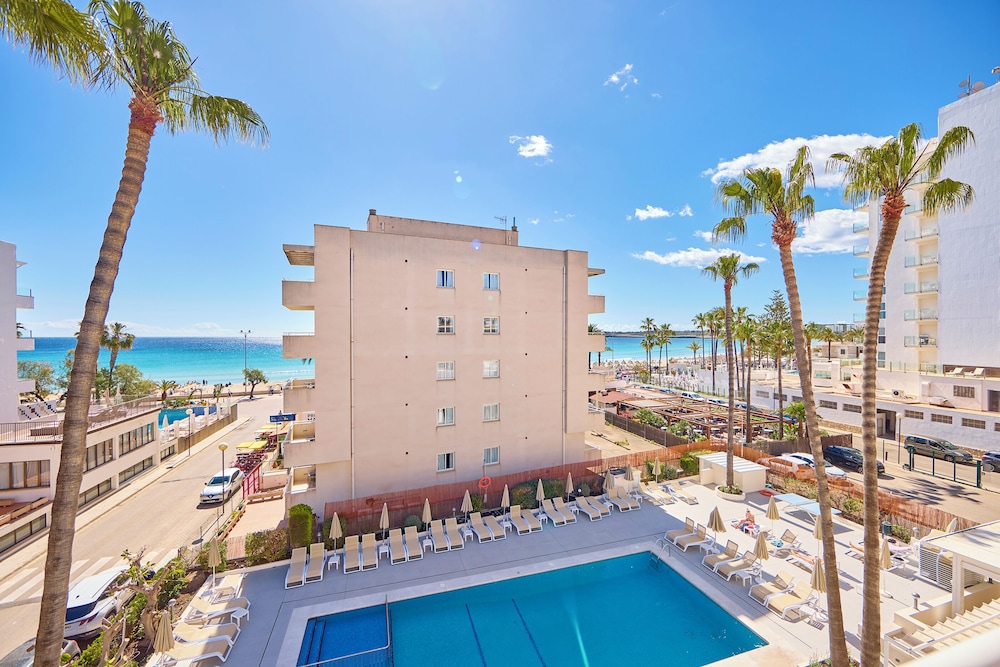 Universal Hotel Bikini — Main photo in Cala Millor, Balearic Islands