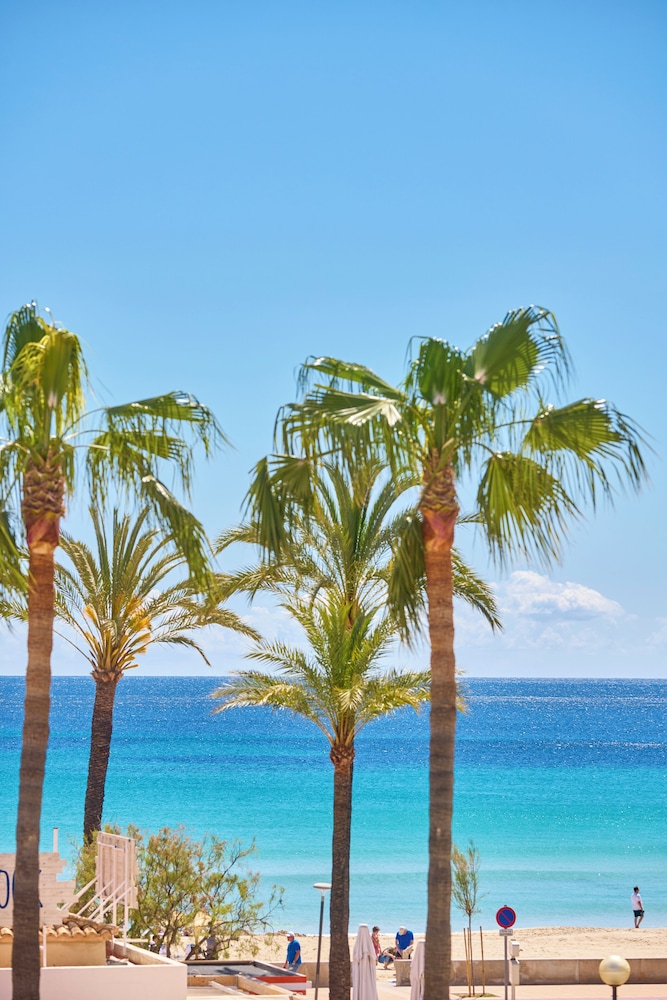 Universal Hotel Bikini — Beach in Cala Millor, Balearic Islands
