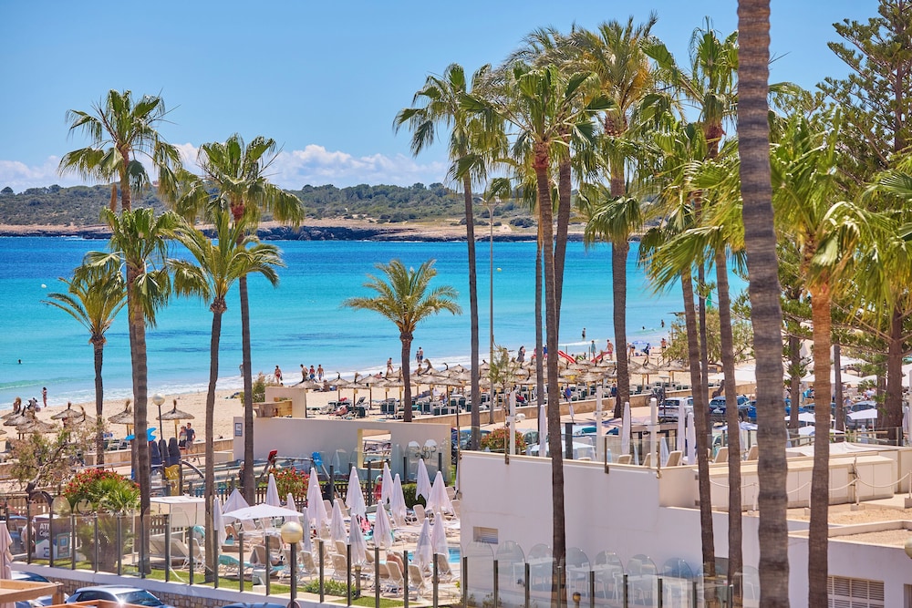 Universal Hotel Bikini — Beach in Cala Millor, Balearic Islands