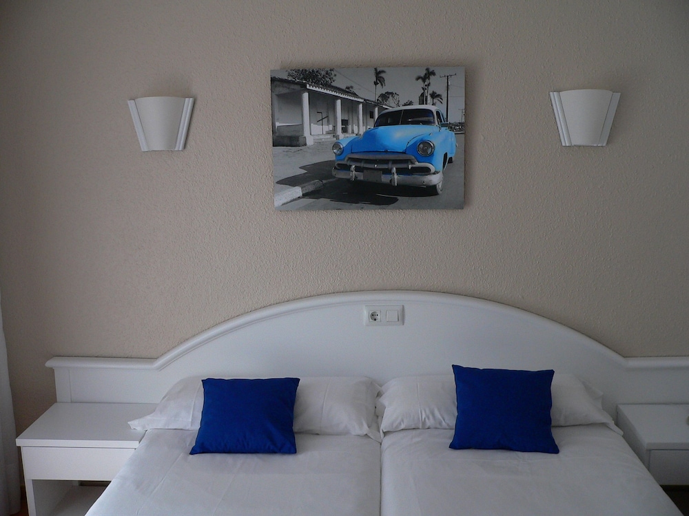 Hotel Navia Santa Ponsa — Hotel rooms in Santa Ponca, Balearic Islands
