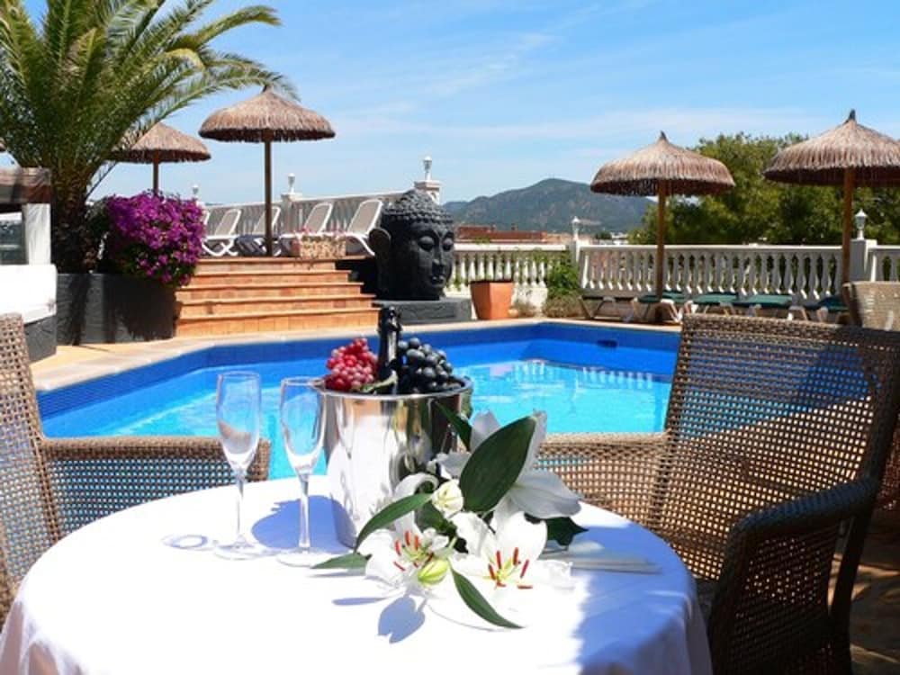 Hotel Navia Santa Ponsa — Swimming pool in Santa Ponca, Balearic Islands
