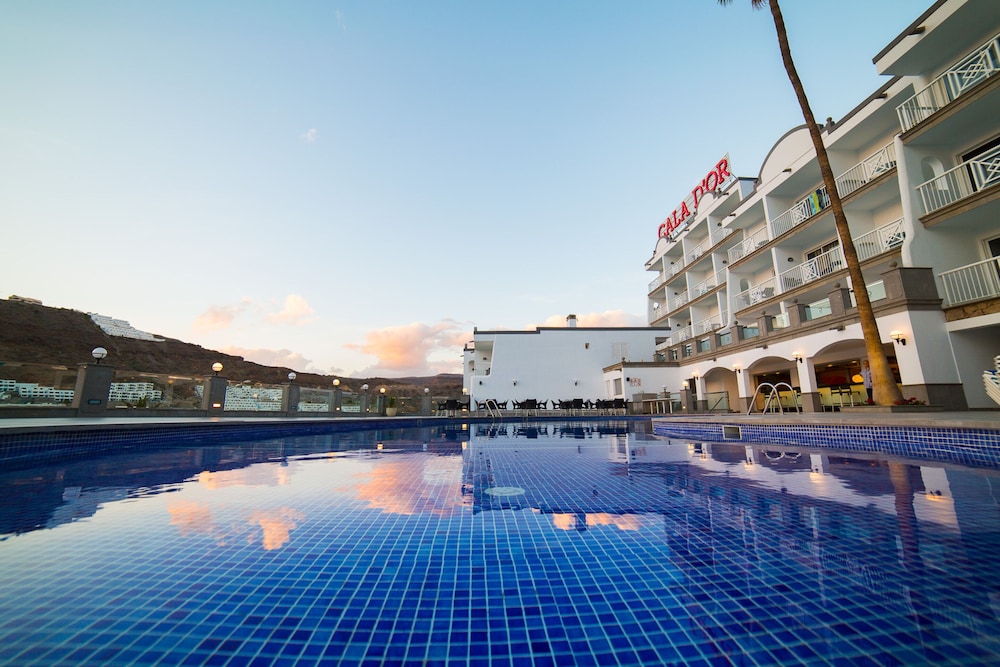 Apartamentos Cala D'Or — Swimming pool in Puerto Rico, Canary Islands