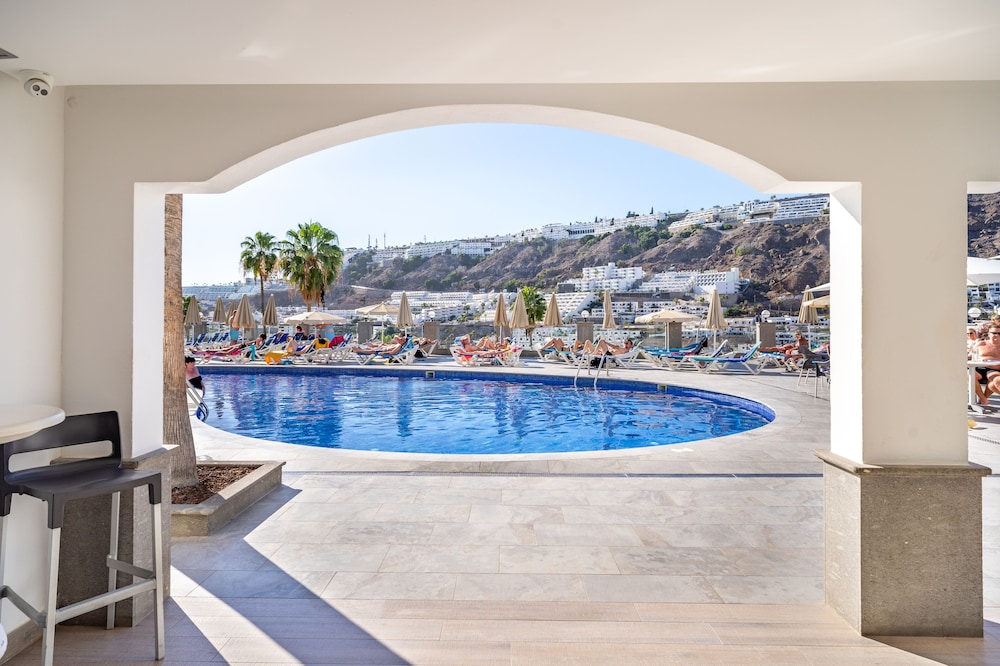 Apartamentos Cala D'Or — Swimming pool in Puerto Rico, Canary Islands