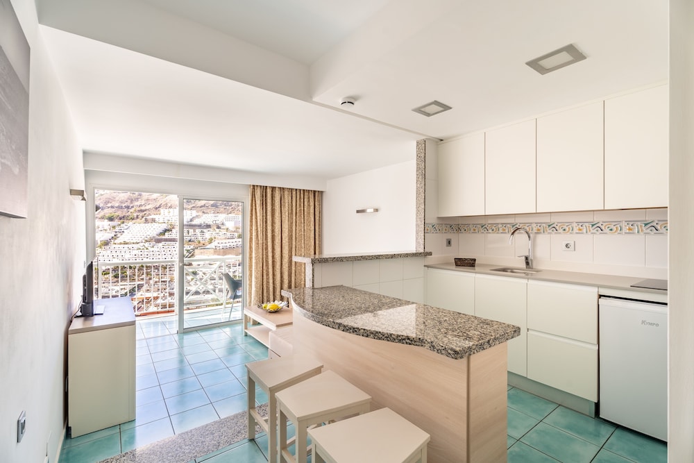 Apartamentos Cala D'Or — Hotel rooms in Puerto Rico, Canary Islands