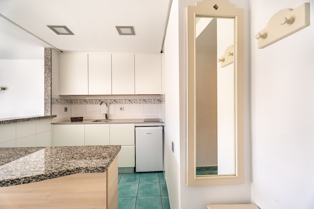 Apartamentos Cala D'Or — Hotel rooms in Puerto Rico, Canary Islands