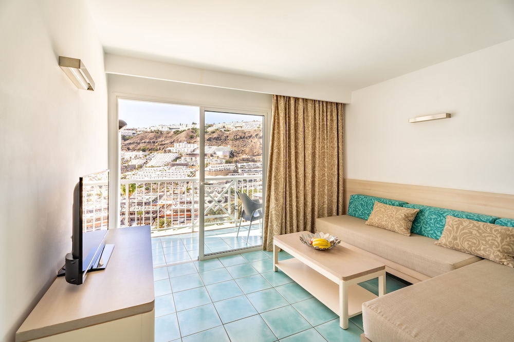 Apartamentos Cala D'Or — Hotel rooms in Puerto Rico, Canary Islands