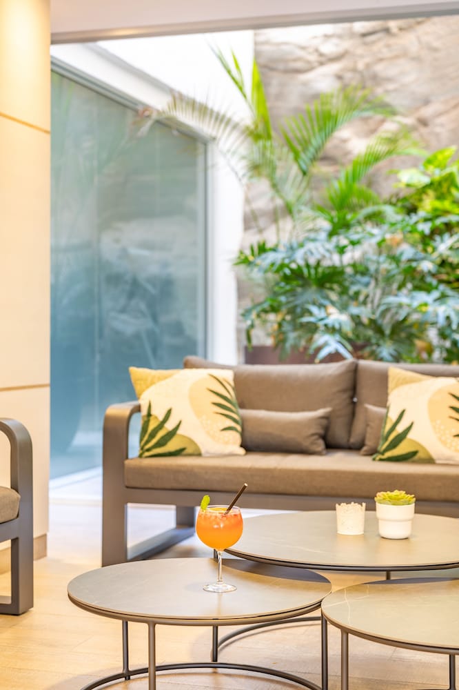 Apartamentos Cala D'Or — Restaurant & bars in Puerto Rico, Canary Islands