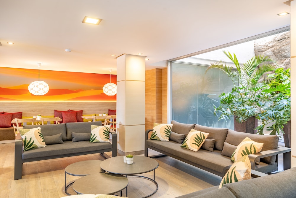 Apartamentos Cala D'Or — Hotel rooms in Puerto Rico, Canary Islands