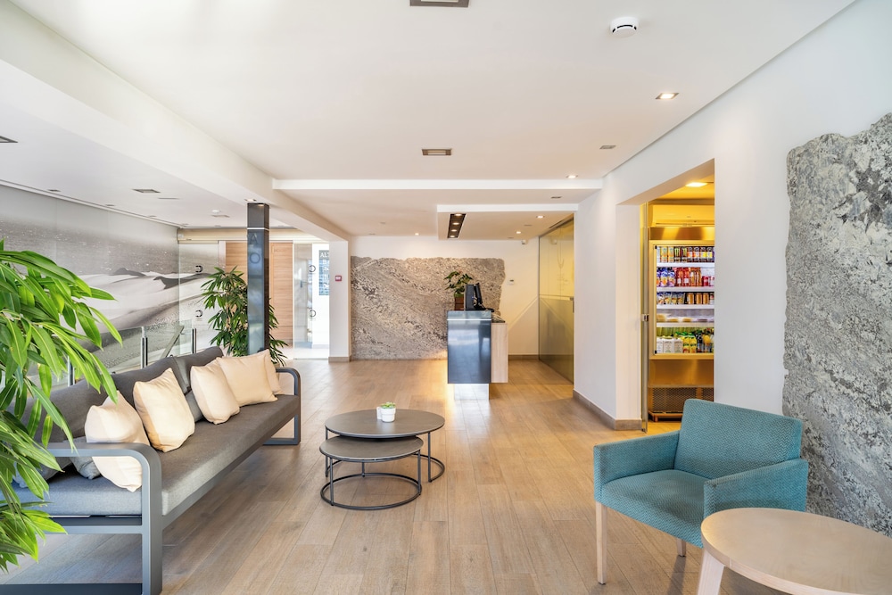 Apartamentos Cala D'Or — Hotel building in Puerto Rico, Canary Islands