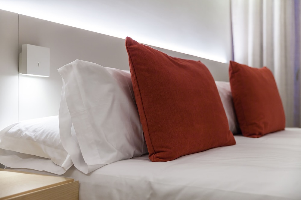 Apartahotel Fil Suites — Hotel rooms in Palma de Mallorca, Balearic Islands