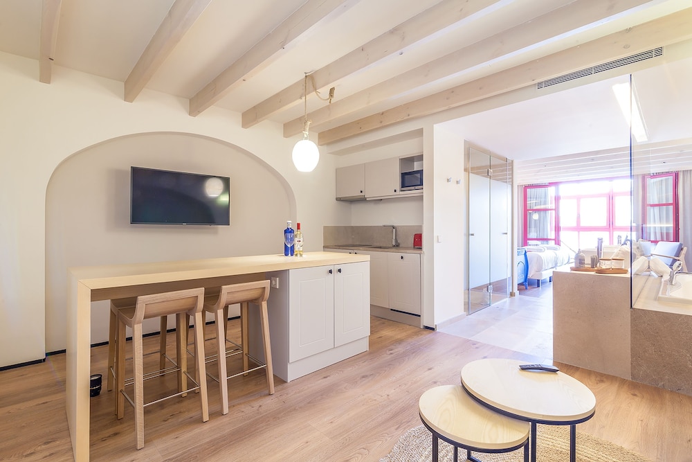 Apartahotel Fil Suites — Hotel rooms in Palma de Mallorca, Balearic Islands