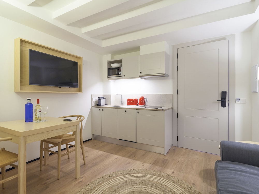 Apartahotel Fil Suites — Hotel rooms in Palma de Mallorca, Balearic Islands