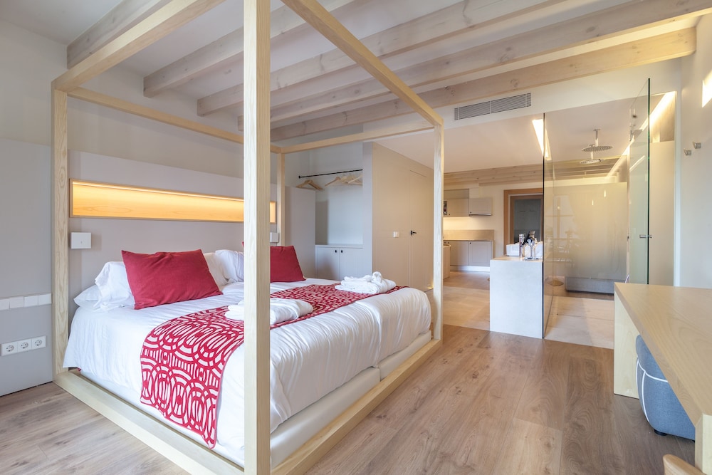 Apartahotel Fil Suites — Hotel rooms in Palma de Mallorca, Balearic Islands