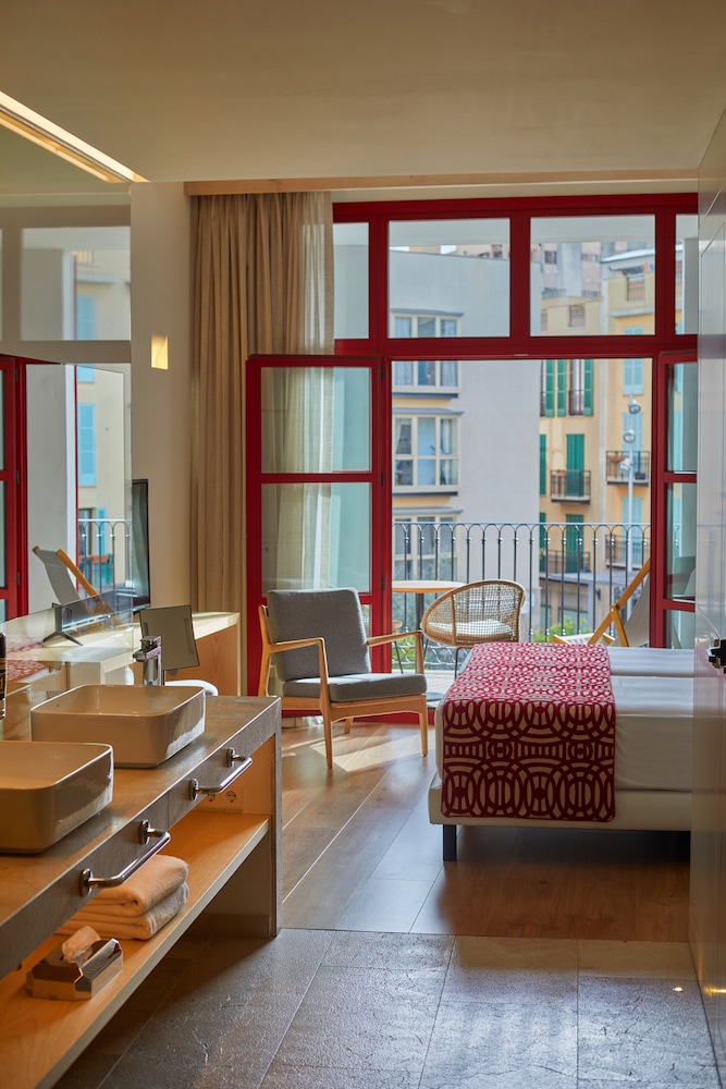 Apartahotel Fil Suites — Hotel rooms in Palma de Mallorca, Balearic Islands