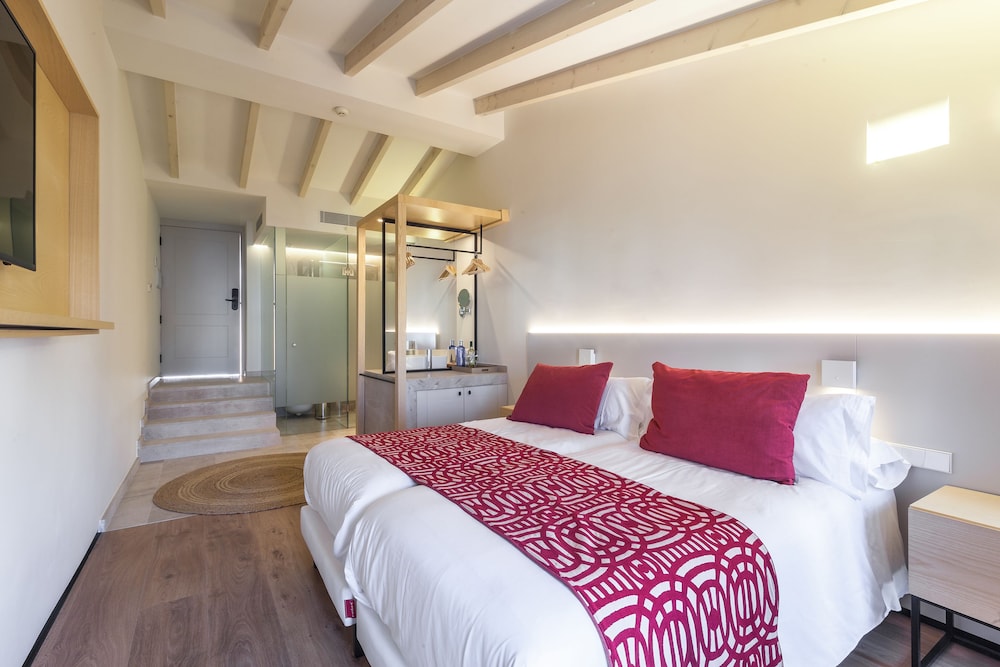 Apartahotel Fil Suites — Hotel rooms in Palma de Mallorca, Balearic Islands