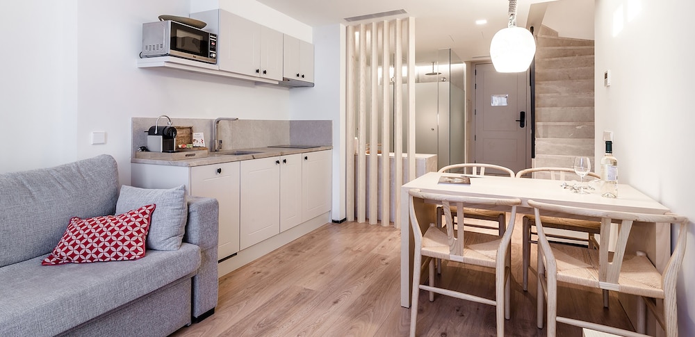 Apartahotel Fil Suites — Hotel rooms in Palma de Mallorca, Balearic Islands