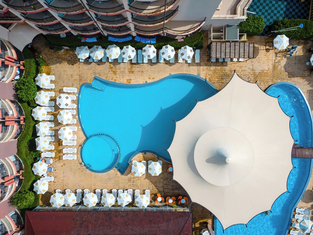 MPM Hotel Orel — Swimming pool in Sunny Beach, Burgas Region