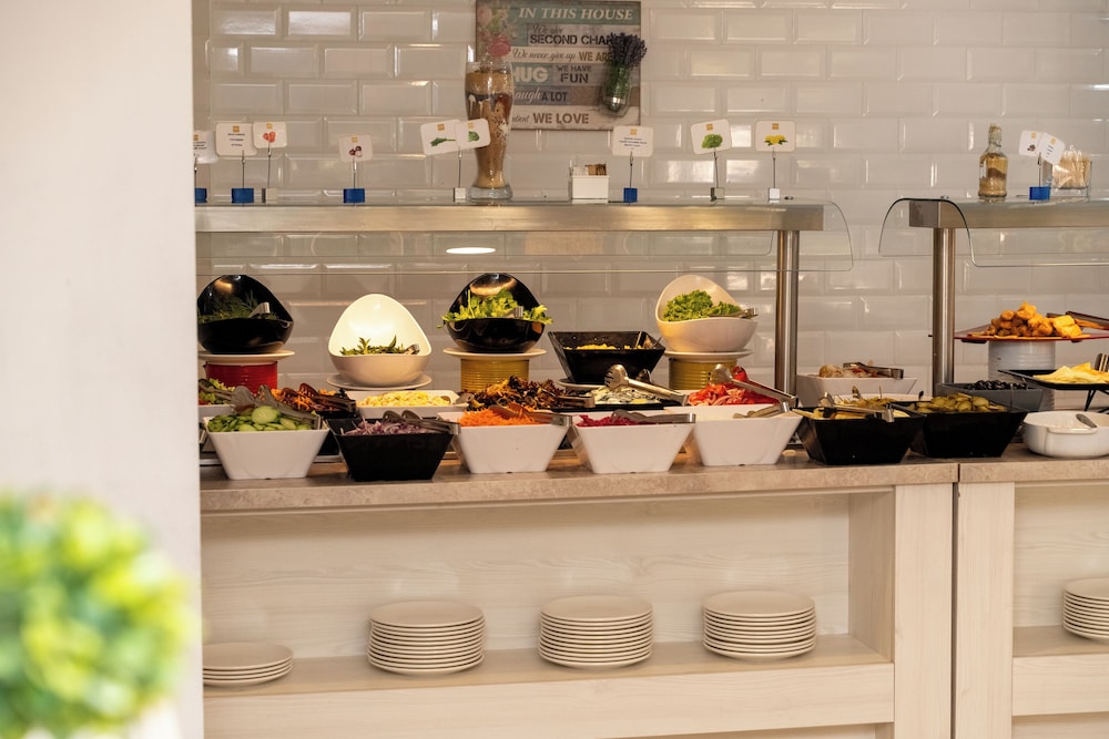 MPM Hotel Orel — Restaurant & bars in Sunny Beach, Burgas Region