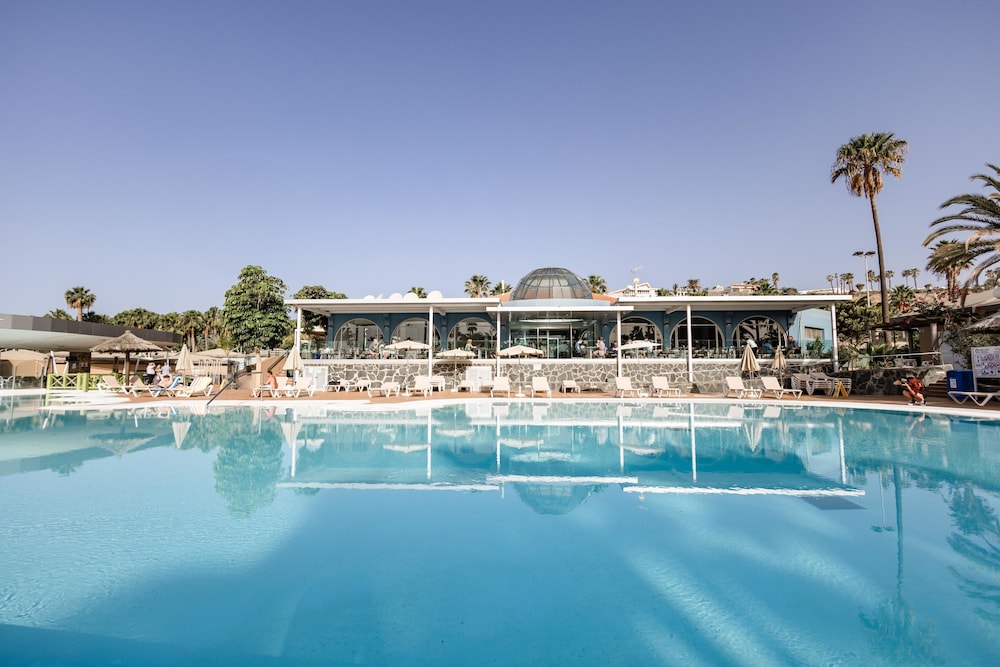 Caybeach Princess — Swimming pool in Maspalomas, Canary Islands