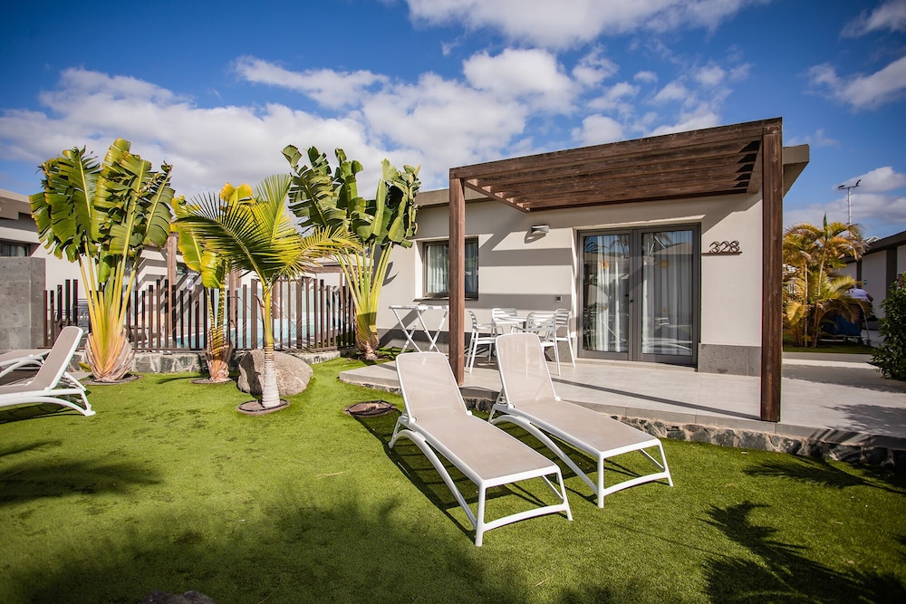 Caybeach Princess — Swimming pool in Maspalomas, Canary Islands