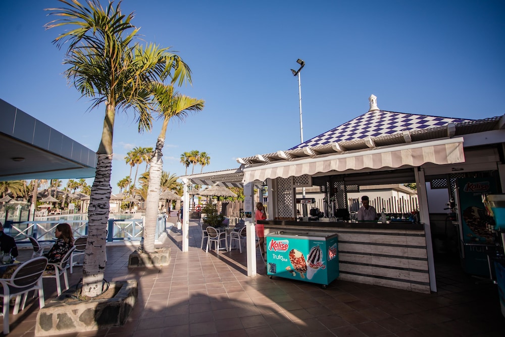 Caybeach Princess — Restaurant & bars in Maspalomas, Canary Islands