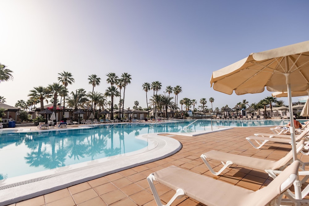 Caybeach Princess — Swimming pool in Maspalomas, Canary Islands