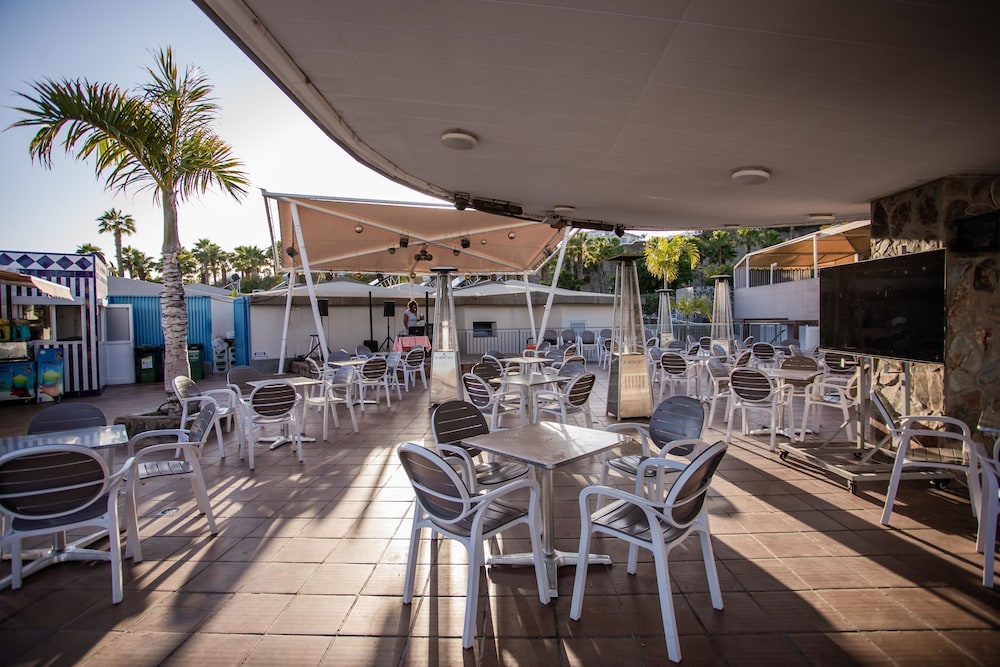 Caybeach Princess — Restaurant & bars in Maspalomas, Canary Islands