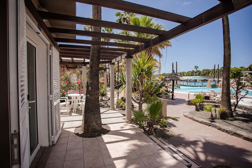 Caybeach Princess — Swimming pool in Maspalomas, Canary Islands