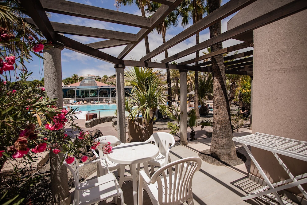 Caybeach Princess — Swimming pool in Maspalomas, Canary Islands
