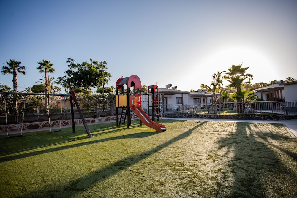 Caybeach Princess — Attractions for children in Maspalomas, Canary Islands