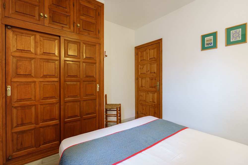 Apartamentos Pepe Mesa — Hotel rooms in Nerja, Andalusia