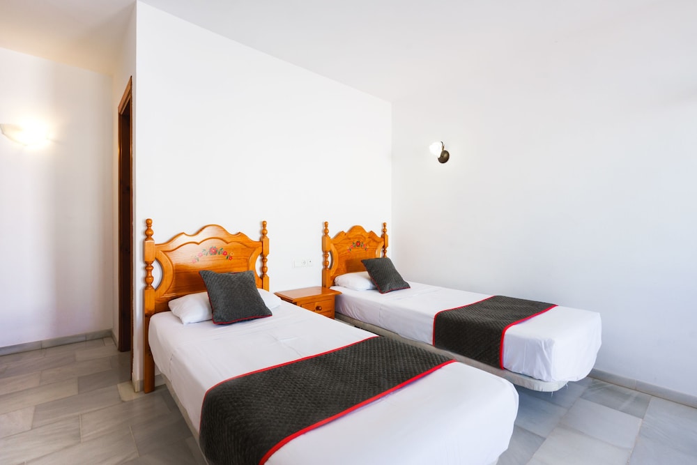 Apartamentos Pepe Mesa — Hotel rooms in Nerja, Andalusia
