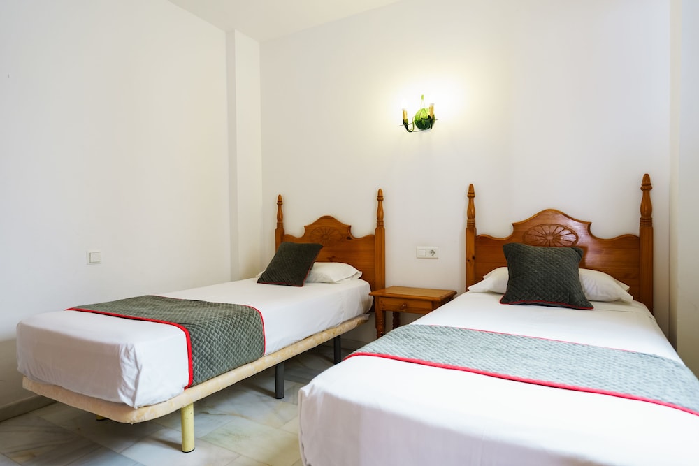 Apartamentos Pepe Mesa — Hotel rooms in Nerja, Andalusia