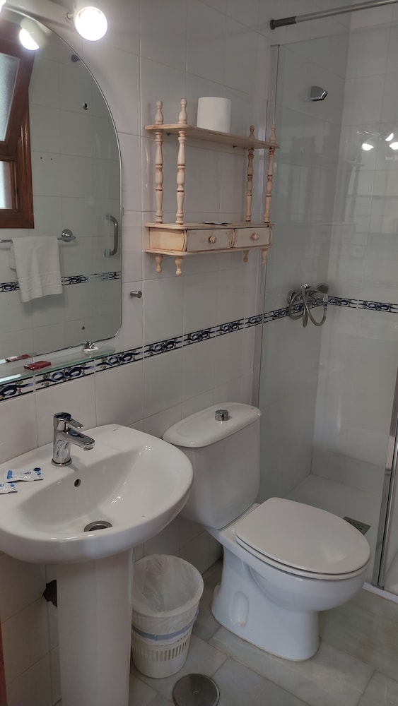 Apartamentos Pepe Mesa — Hotel rooms in Nerja, Andalusia