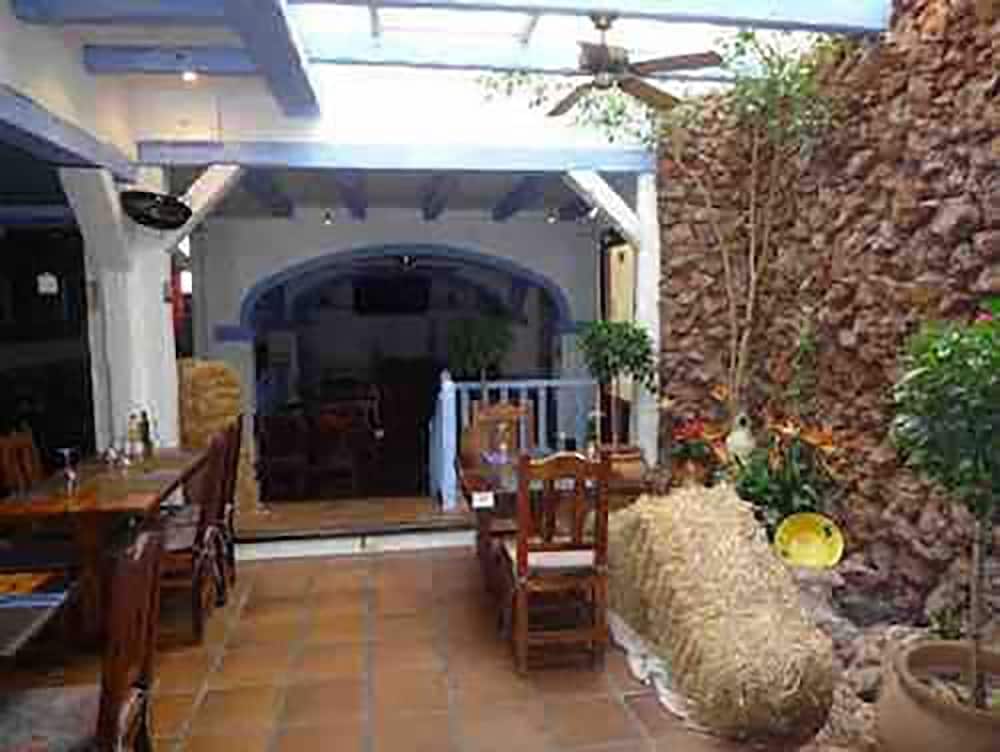 Apartamentos Pepe Mesa — Restaurant & bars in Nerja, Andalusia