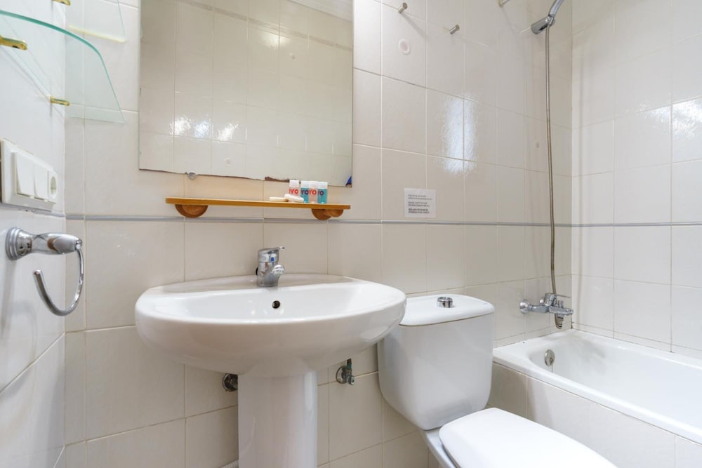 Apartamentos Pepe Mesa — Hotel rooms in Nerja, Andalusia