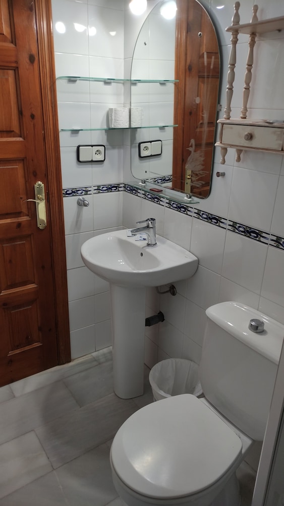 Apartamentos Pepe Mesa — Hotel rooms in Nerja, Andalusia