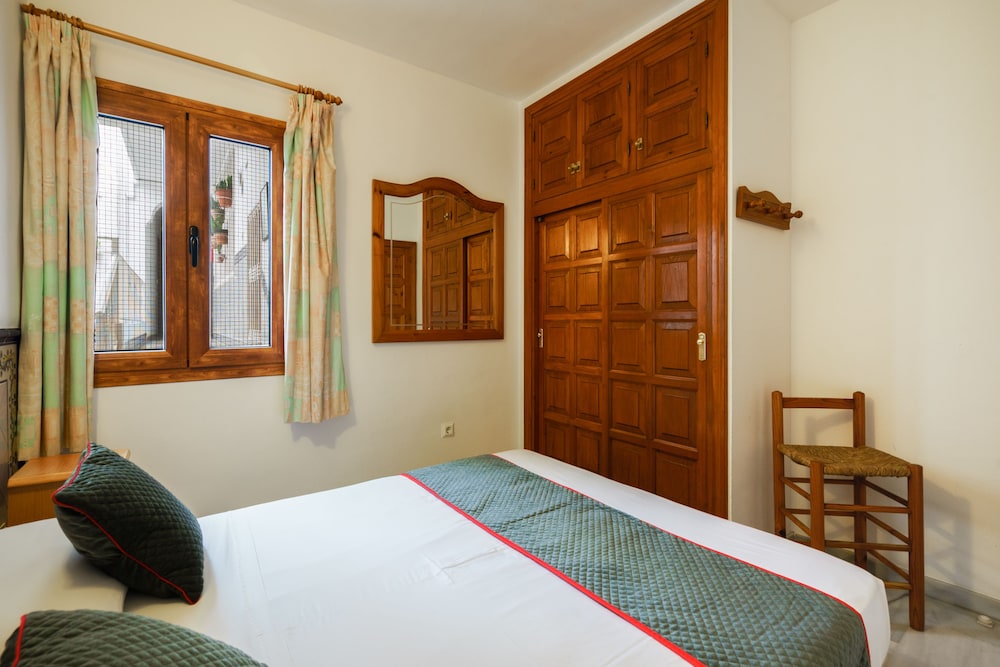 Apartamentos Pepe Mesa — Hotel rooms in Nerja, Andalusia