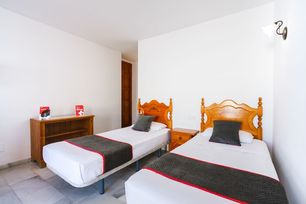 Apartamentos Pepe Mesa — Hotel rooms in Nerja, Andalusia