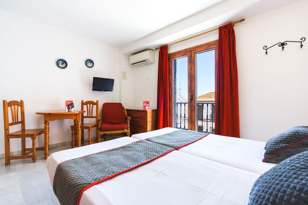 Apartamentos Pepe Mesa — Hotel rooms in Nerja, Andalusia