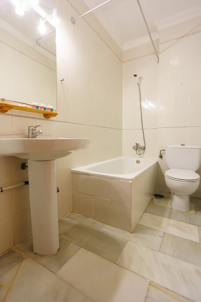 Apartamentos Pepe Mesa — Hotel rooms in Nerja, Andalusia