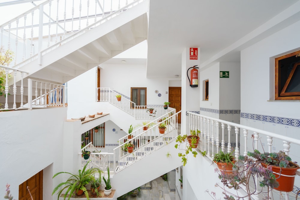 Apartamentos Pepe Mesa — Hotel building in Nerja, Andalusia