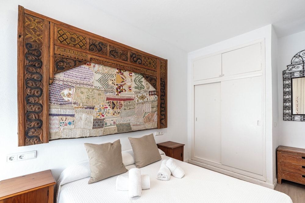 Apartamentos Cel Blau — Hotel rooms in Santa Eulalia, Balearic Islands