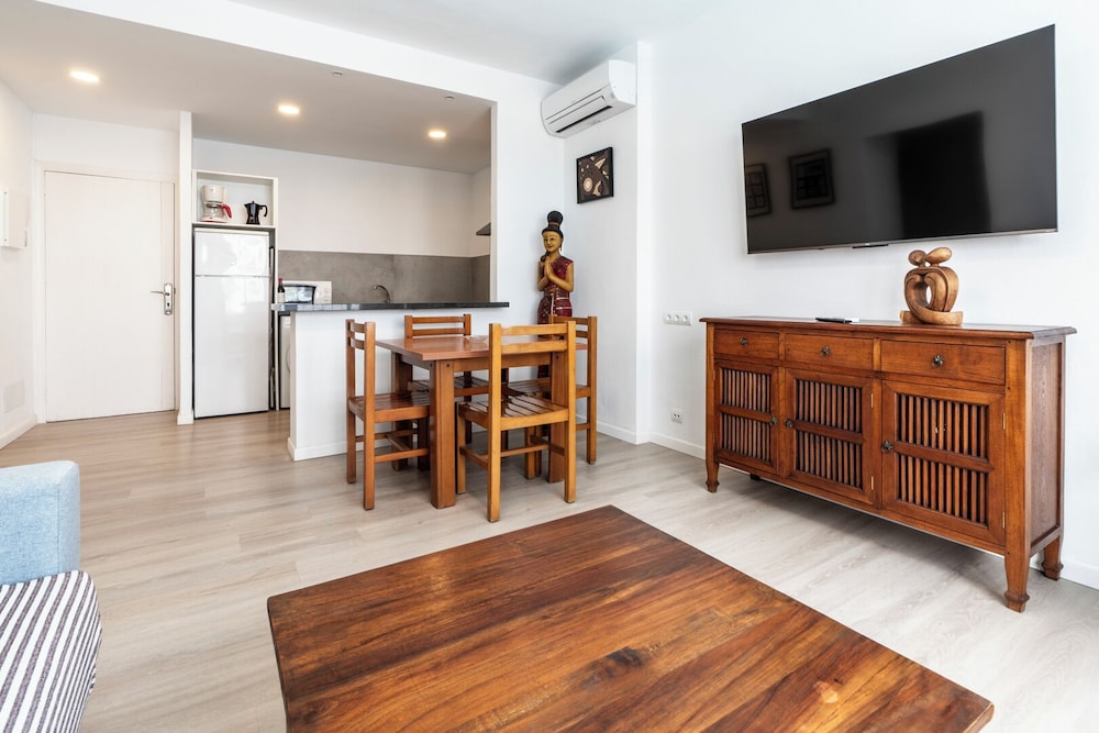 Apartamentos Cel Blau — Hotel rooms in Santa Eulalia, Balearic Islands